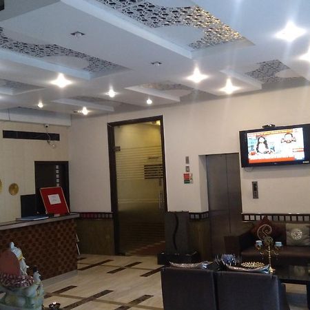 Hotel Bizzotel Gurgaon Ngoại thất bức ảnh
