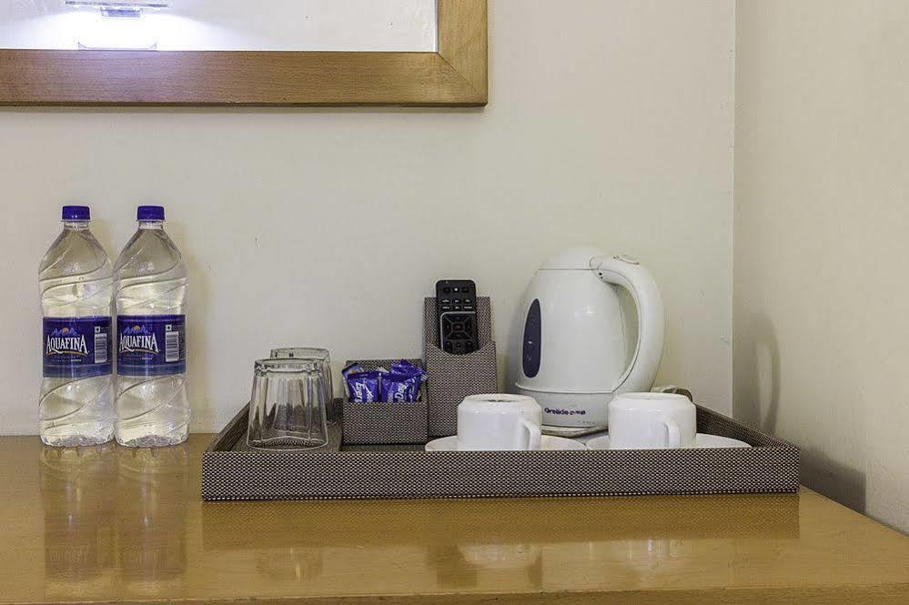 Hotel Bizzotel Gurgaon Ngoại thất bức ảnh